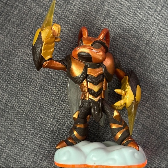 Skylanders Giants Swarm Bug Bee Wasp Figure Air Element Activision - Picture 2 of 4
